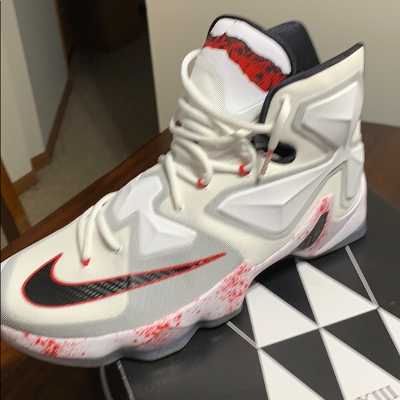 Lebron 13. Friday The 13th Edition. Size 14. - Picture 6 of 6